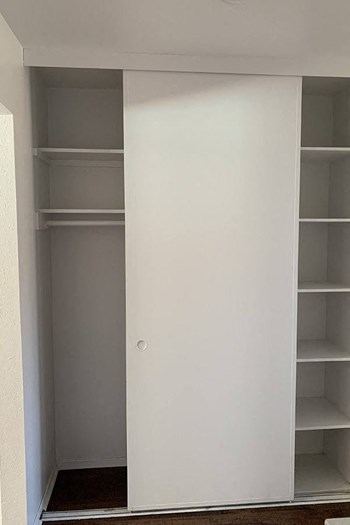 Hallway closet with shelves - Photo Gallery 6