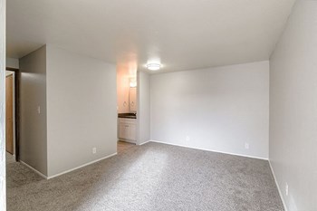 bedroom l Lawton Park Apartments in Seattle Wa - Photo Gallery 3