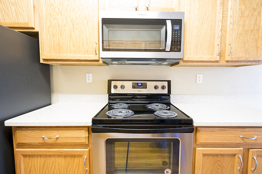  Microwave at LINCOLN GARDENS APARTMENTS, Napa