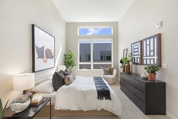 Furnished bedroom with large window - Photo Gallery 34
