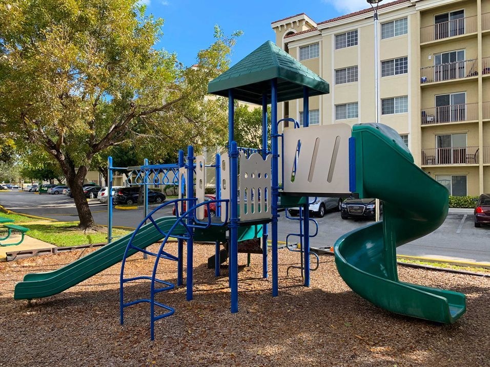 Laguna Pointe playground