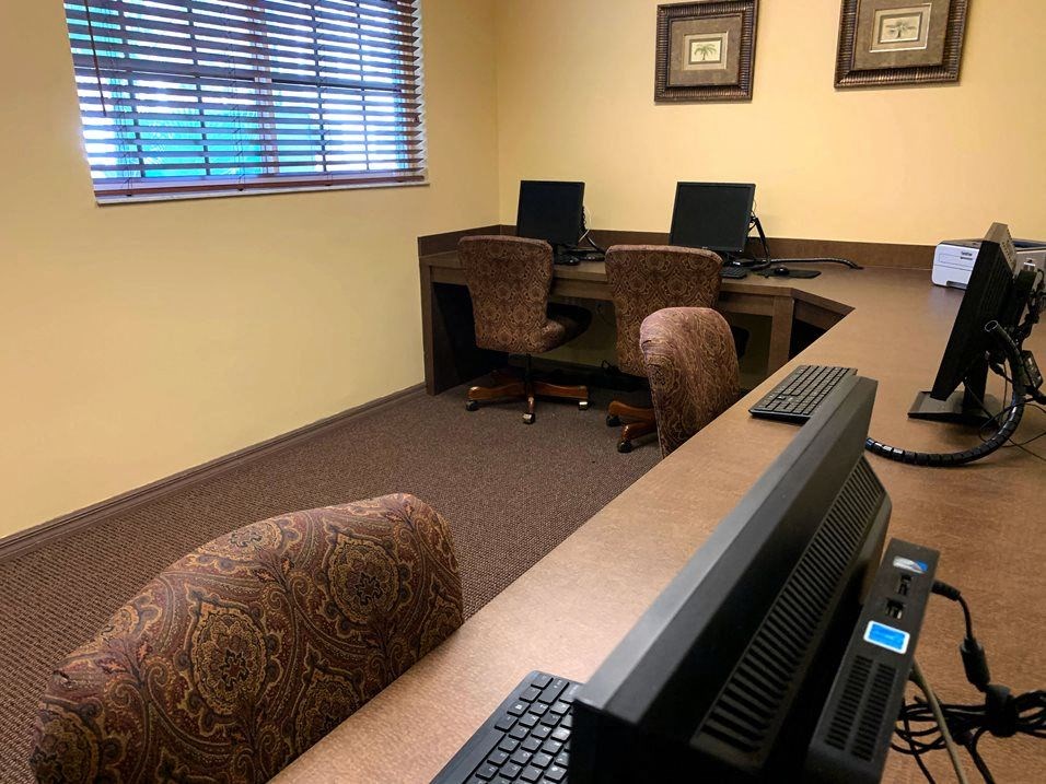 Laguna Pointe business center