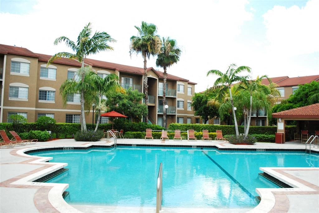 Pool at Siesta Pointe, Hialeah, FL