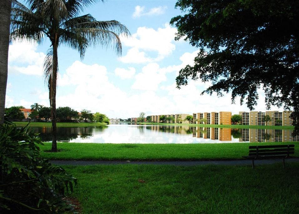 Lush Green Landscape at Heron Pointe, Miramar
