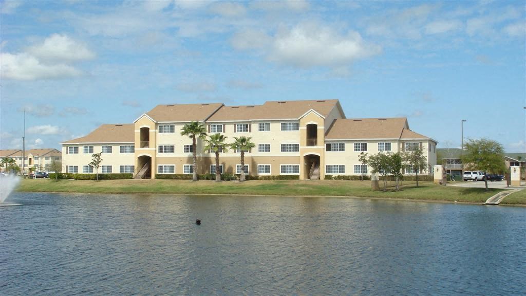 community exterior and lake views at Mission Bay Apartments, Rockledge, 32955