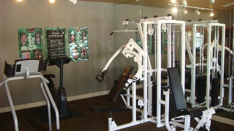 fitness center at Mission Bay Apartments, Florida