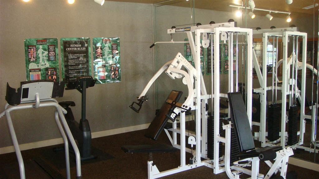 fitness center fitness center at Mission Bay Apartments, Florida