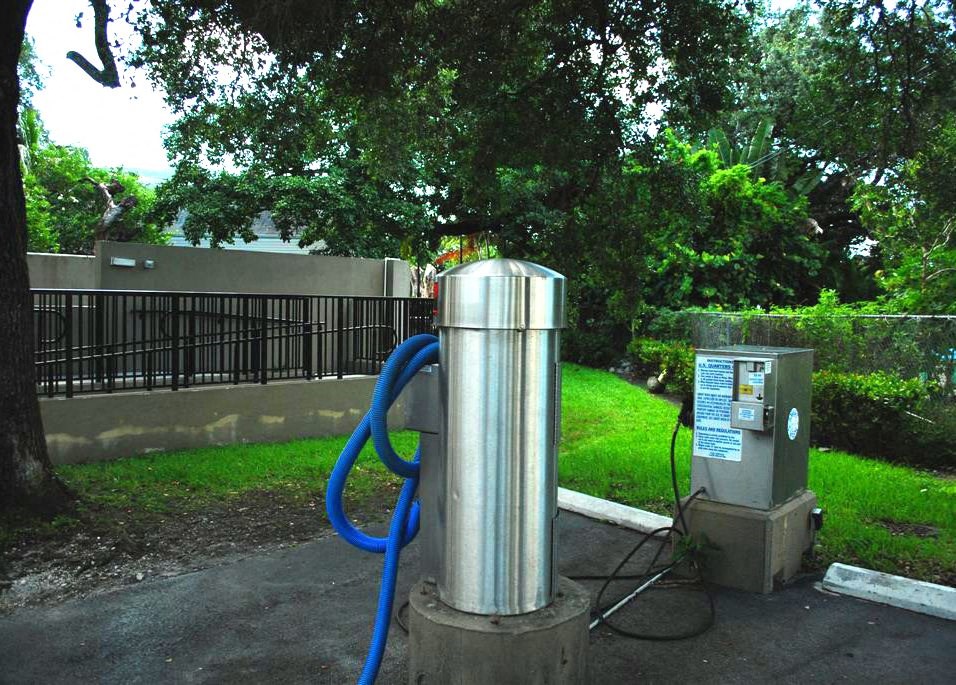 Vacuum for car cleaning  at Bay Winds, Florida