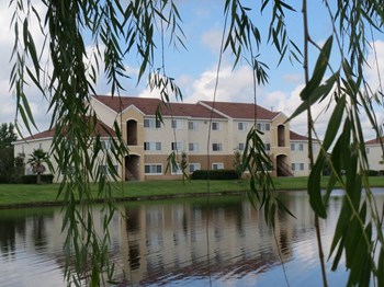 Mission Pointe apartments lake views and community exterior - Photo Gallery 6