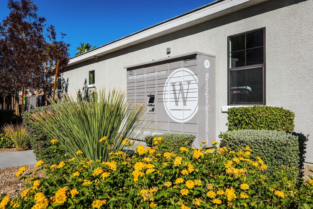 Entrance at EVERETT APARTMENT HOMES, Las Vegas