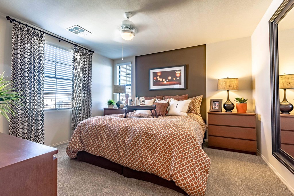 spacious bedrooms at EVERETT APARTMENT HOMES, Las Vegas