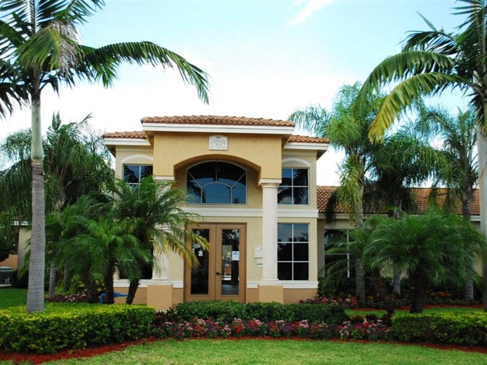 Front at Captiva Club, Miami, FL