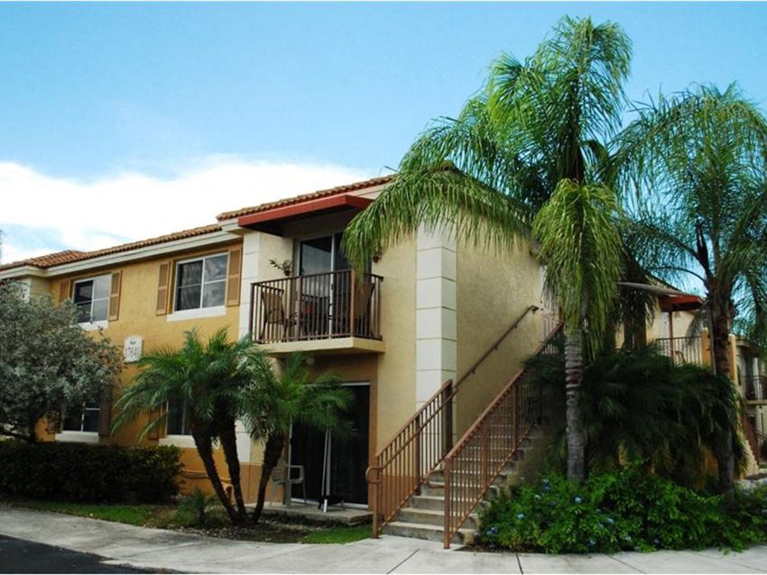 Exterior building view Captiva Club Miami Florida Apartments