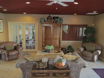 Clubhouse seating Carolina Club in Daytona Beach Florida - Photo Gallery 14