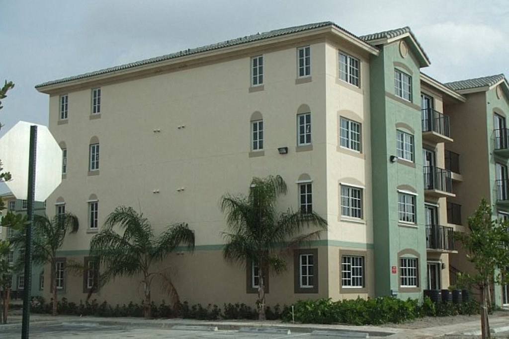 Exterior view of building with parking Exterior view of building with parking at Harbour Cove, Florida, 33009?