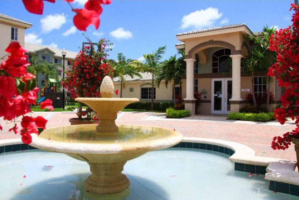 Water feature at Harbour Cove, Hallandale Beach, FL 33009