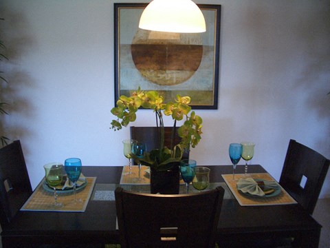 Dining table at Hawk's Landing Apartments, Fort Myers 33907