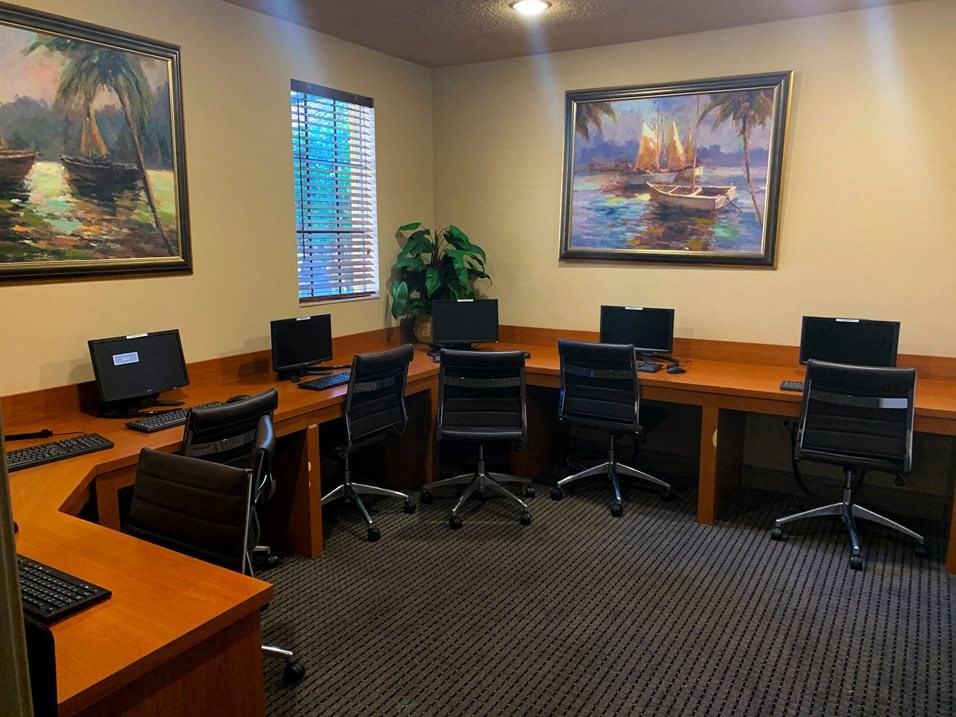 Indian trace resident business center with computers