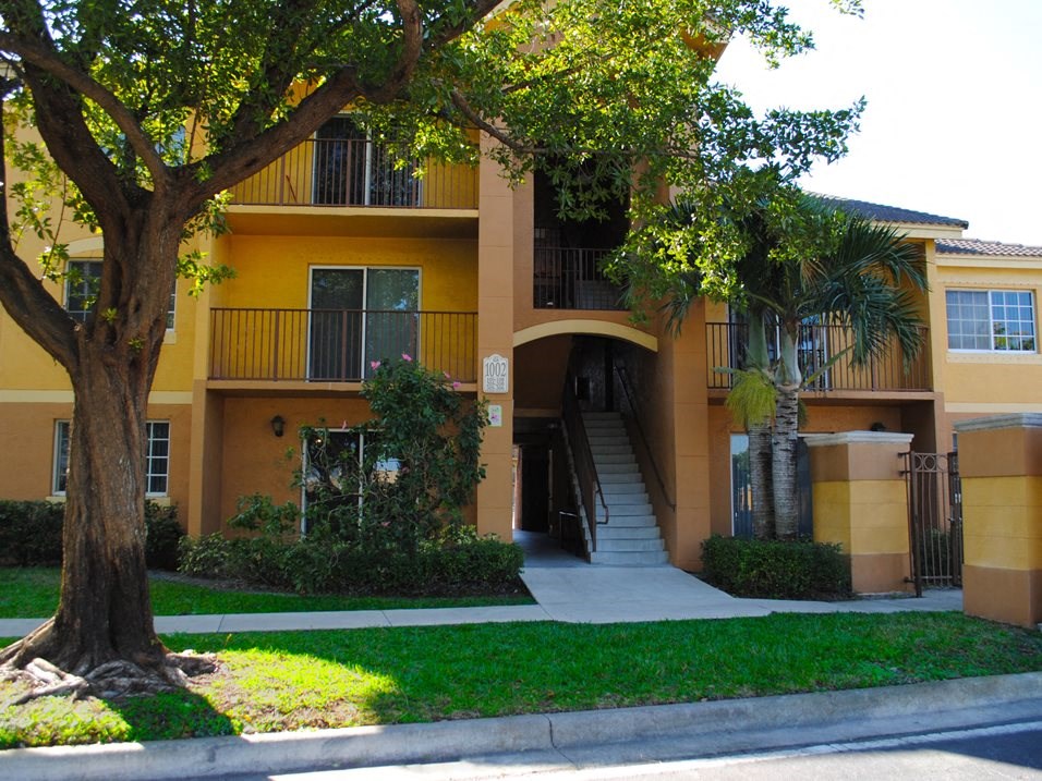 Indian Trace community exterior