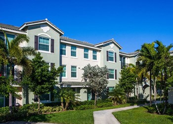 Mirabella Apartments community exterior with sidewalks - Photo Gallery 2
