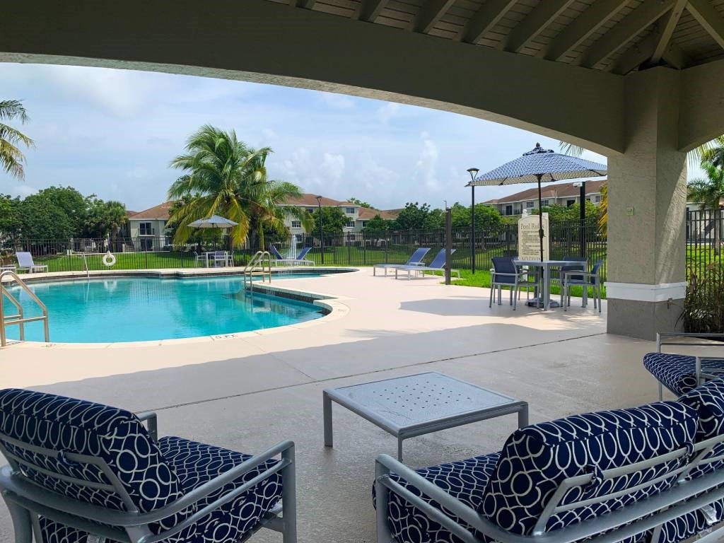 pool at Tuscany Place Apartments, Florida