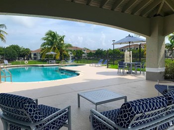 Tuscany Place resort style pool and lounge chairs - Photo Gallery 6