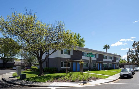 our apartments offer a parking lot for your car at MEADOWS HOLLY, VACAVILLE, CA