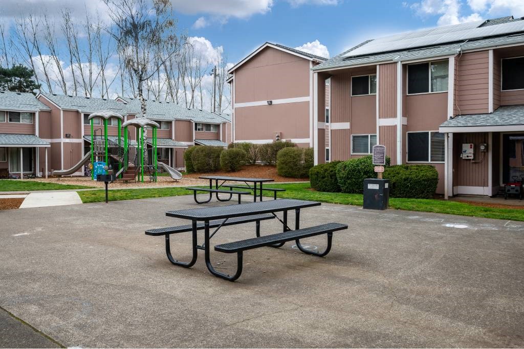 Outdoor seating and picnic area at Fort Vancouver Terrace, Washington