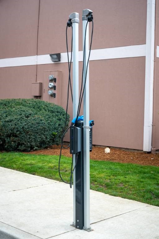 a power meter on the side of a sidewalk at Fort Vancouver Terrace, Washington, 98661