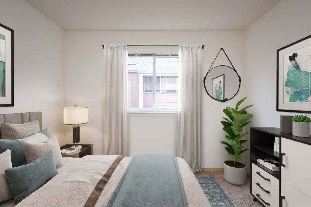 Bed and lamps at Fort Vancouver Terrace, Washington, 98661