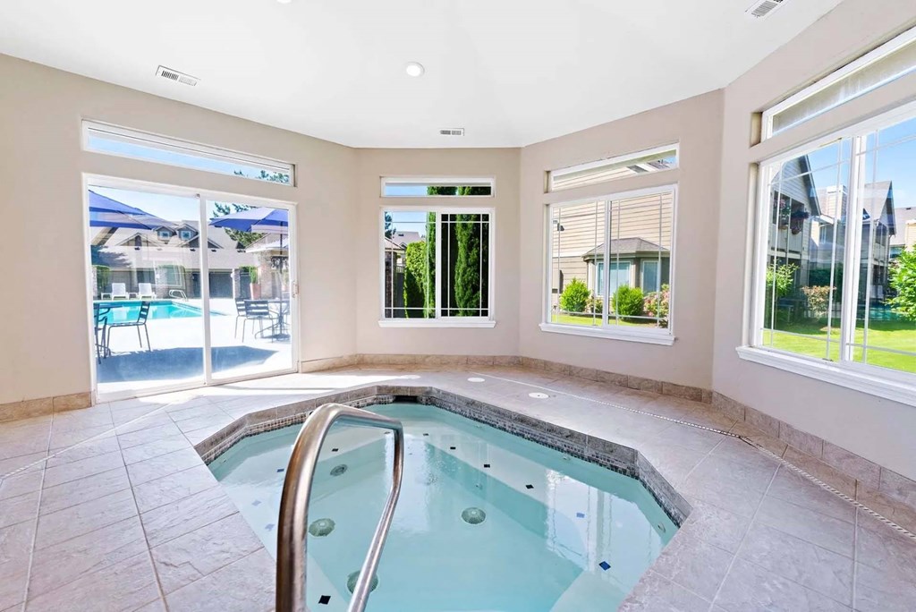 Indoor Pool at Maple Ridge, Vancouver, WA