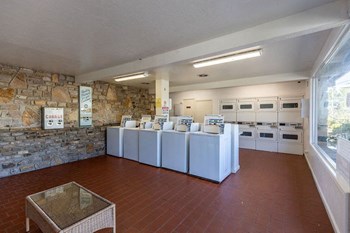 Laundry facility - Photo Gallery 35