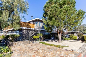 Exterior of building with landscape - Photo Gallery 6
