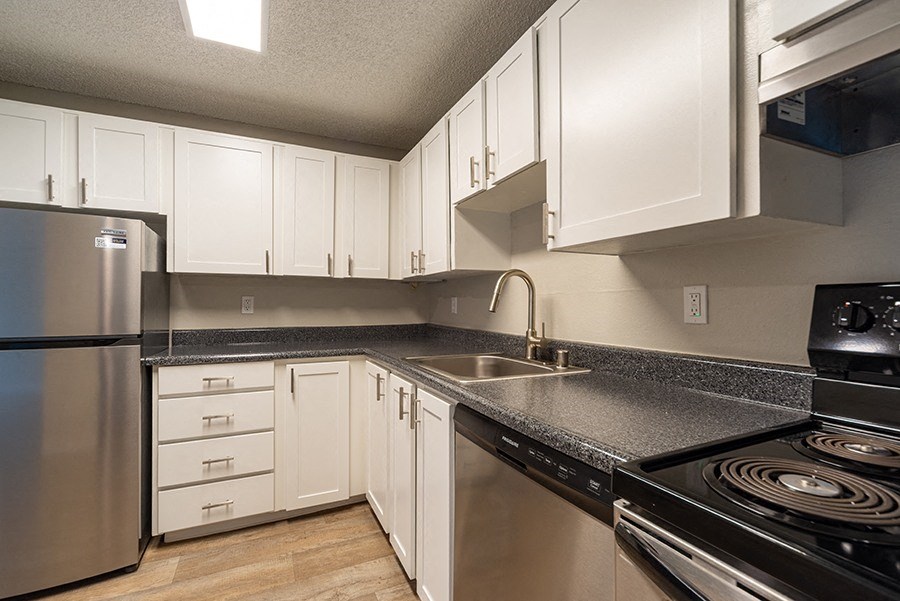 Kitchen with stainless steel appliances 