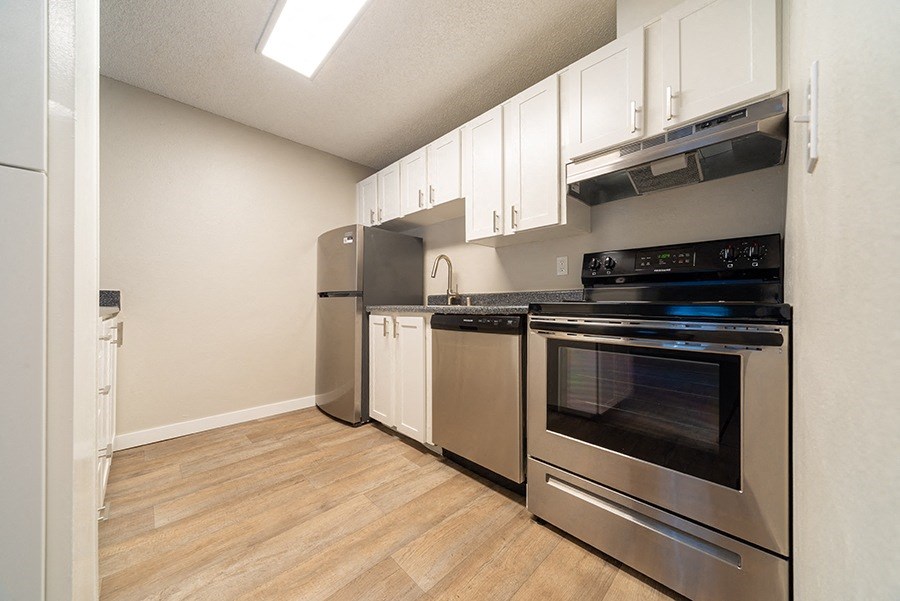 Kitchen with stainless steel appliances 