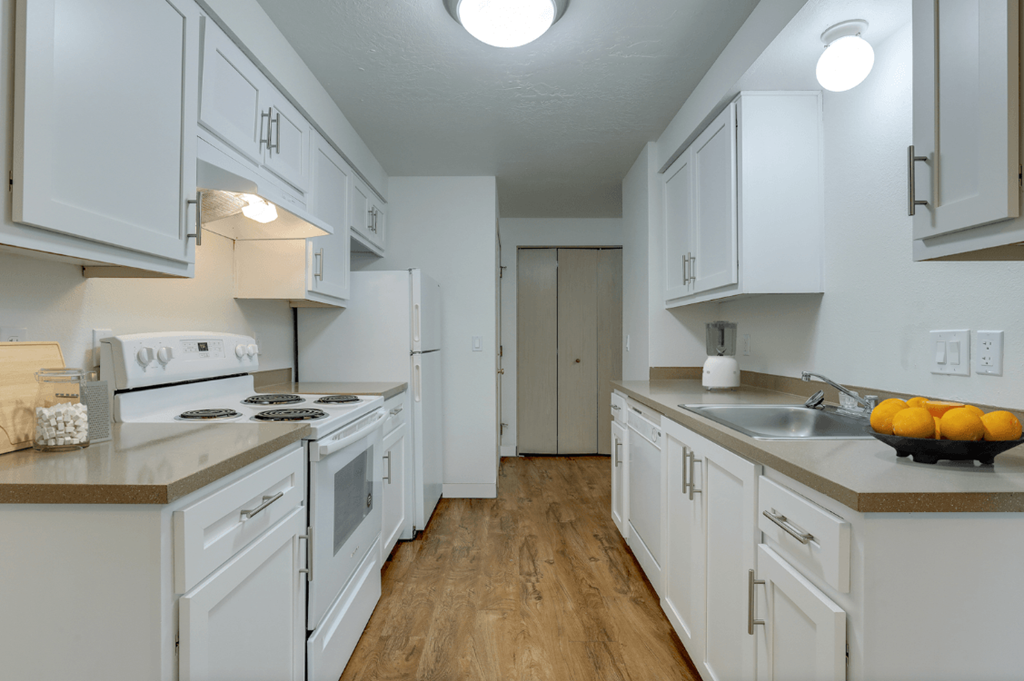 Towncenter Apartments McMinnville - Kitchen photo