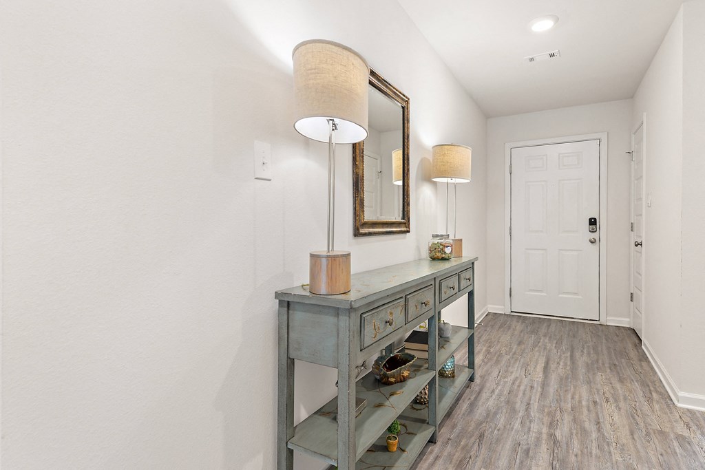 Emerald Lakes Ocean Springs, MS, spacious foyer