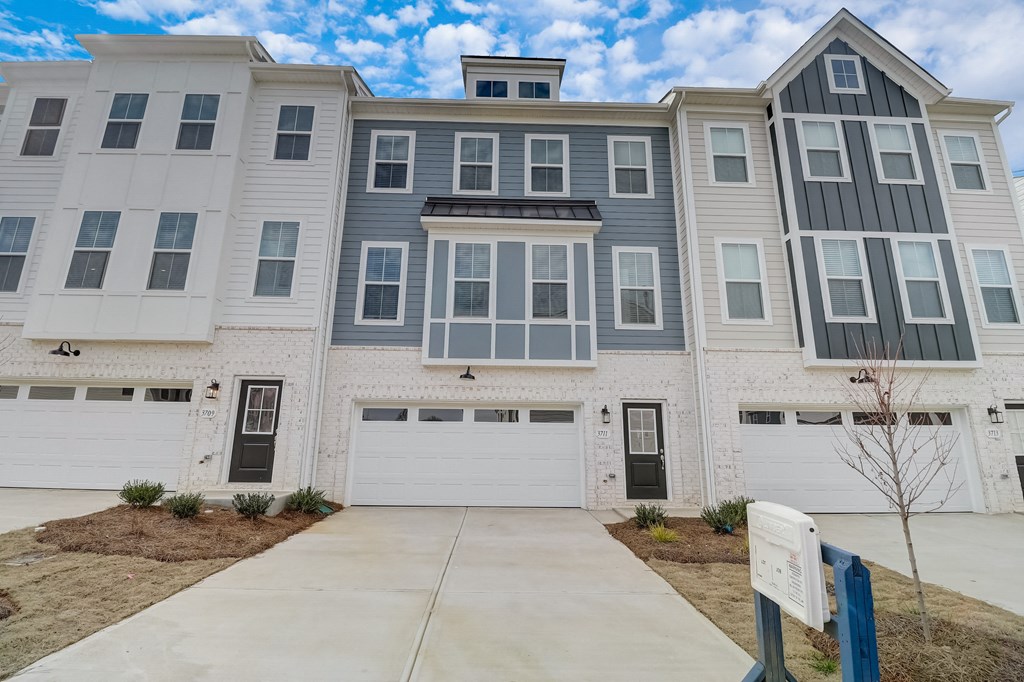 take a virtual tour of this spacious 3 bedroom, 2.5 bath home in the heart