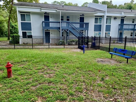On-site pet park at pet-friendly 39th Avenue Apartments, Gainesville, Florida