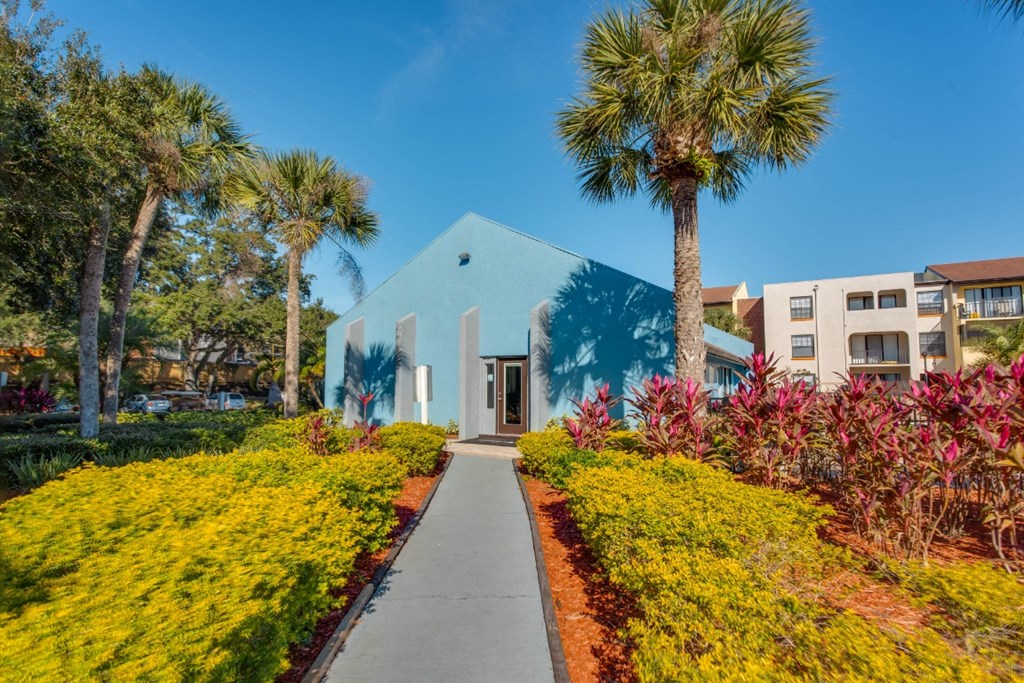 Pet-friendly apartment community at Belara Lakes near Egypt Lake / Lowry Park in Tampa, Florida