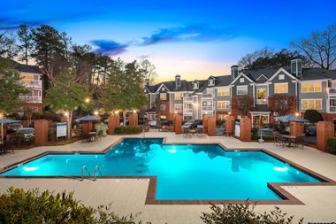 One K apartments in Atlanta Georgia photo of beautiful resort style pool.