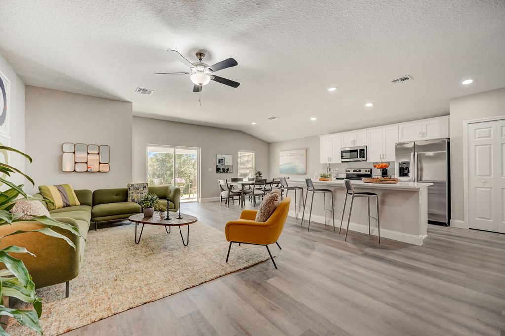 Houses in Lady Lake for Rent – The Groves at Lake Ella - open concept house with hardwood floors and tall ceilings