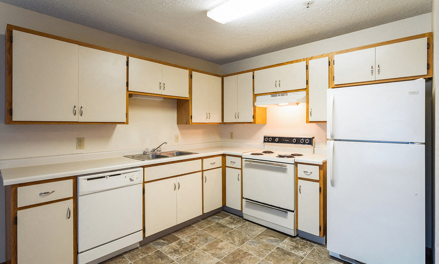 White kitchen cabinets