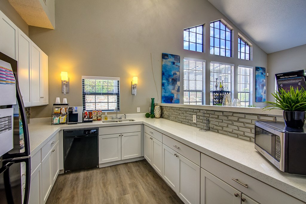 Canyon Grove apartments in Grand Prairie, TX