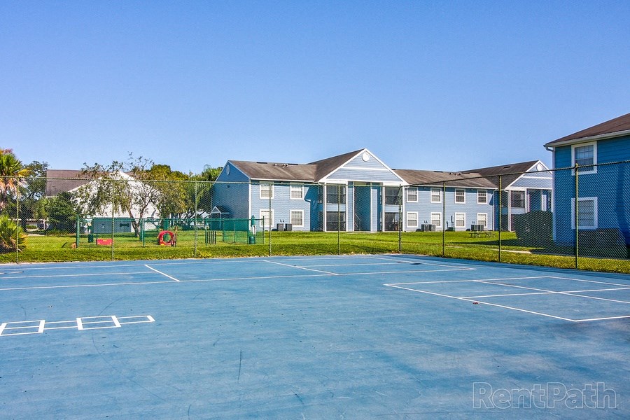 Multi-sport court at The Commons apartment community in Tampa, Florida.
