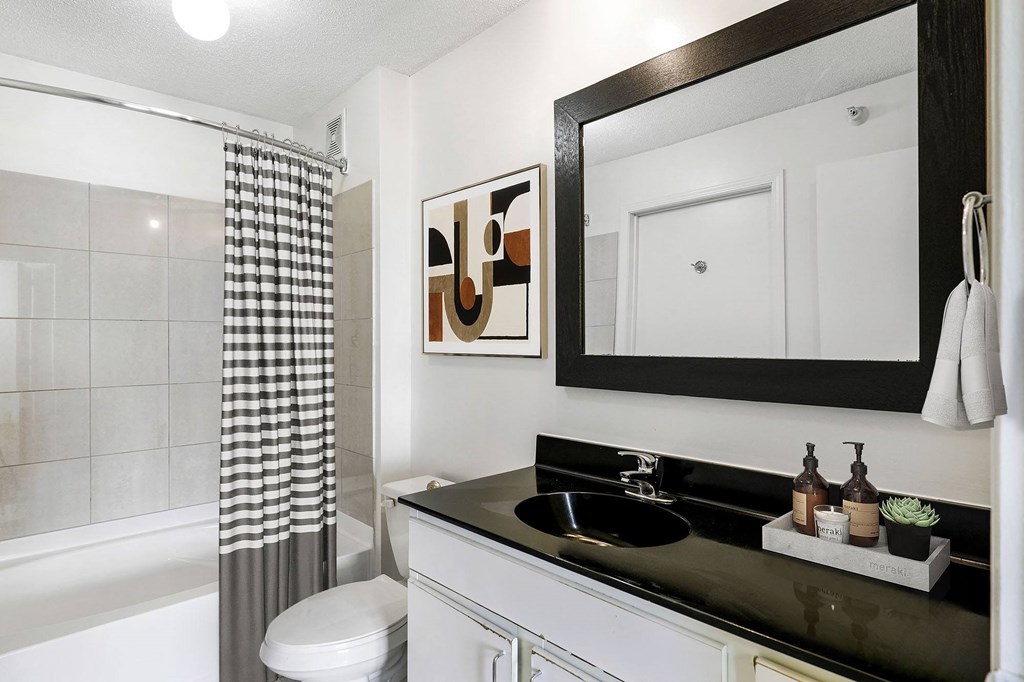 Uptown Lake main bathroom