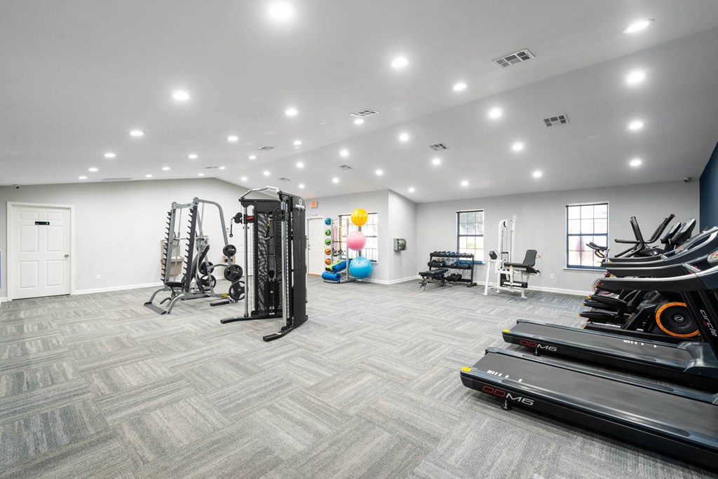 Averly apartments in Jonesboro Georgia photo of fitness center with treadmills 24 hour