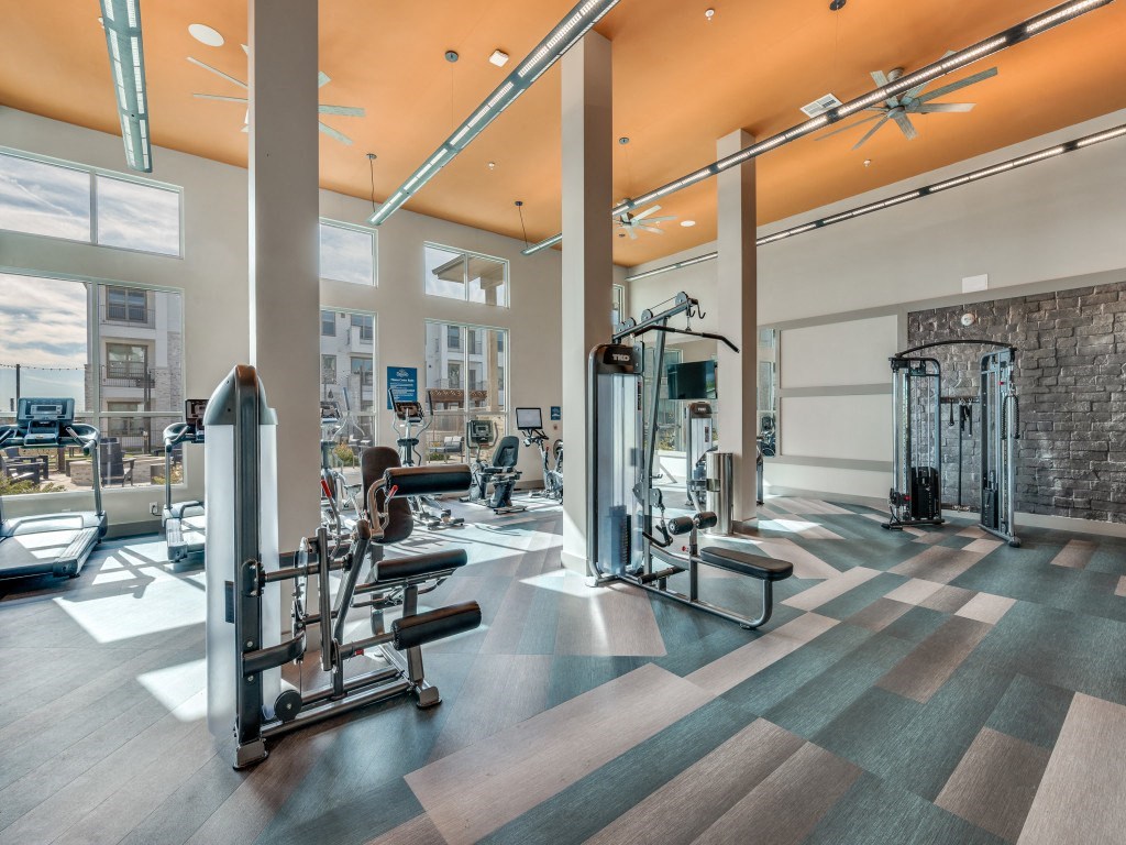 the gym at the estates at johnsons crossing
