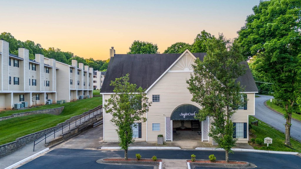 the building where the hotel is located
