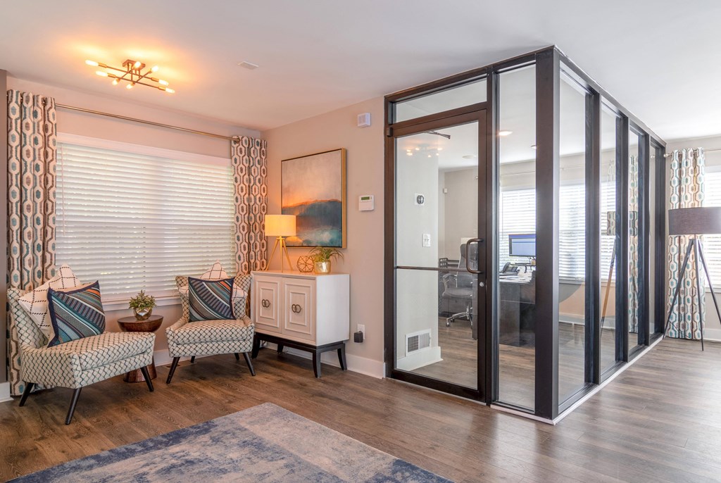 2100 Defoors apartment in Atlanta Georgia photo of leasing office